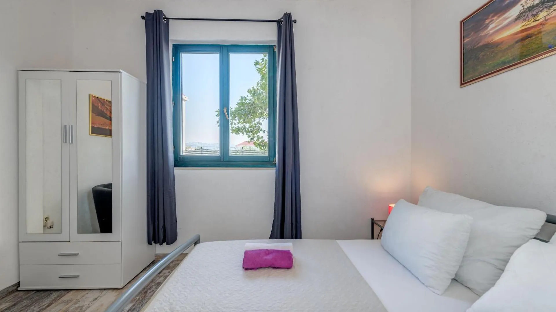 Apartments Deepwater Slatine 0*,  Croatia