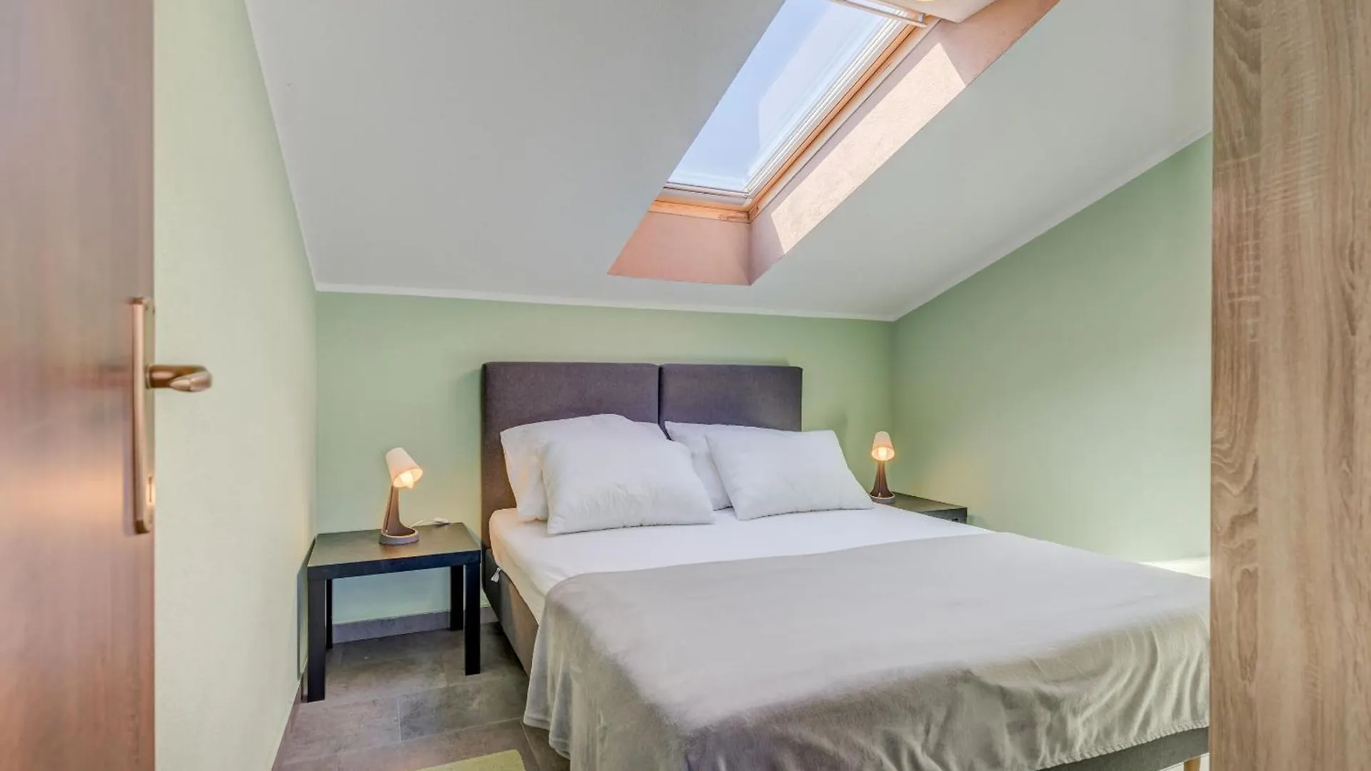 Apartments Deepwater Slatine