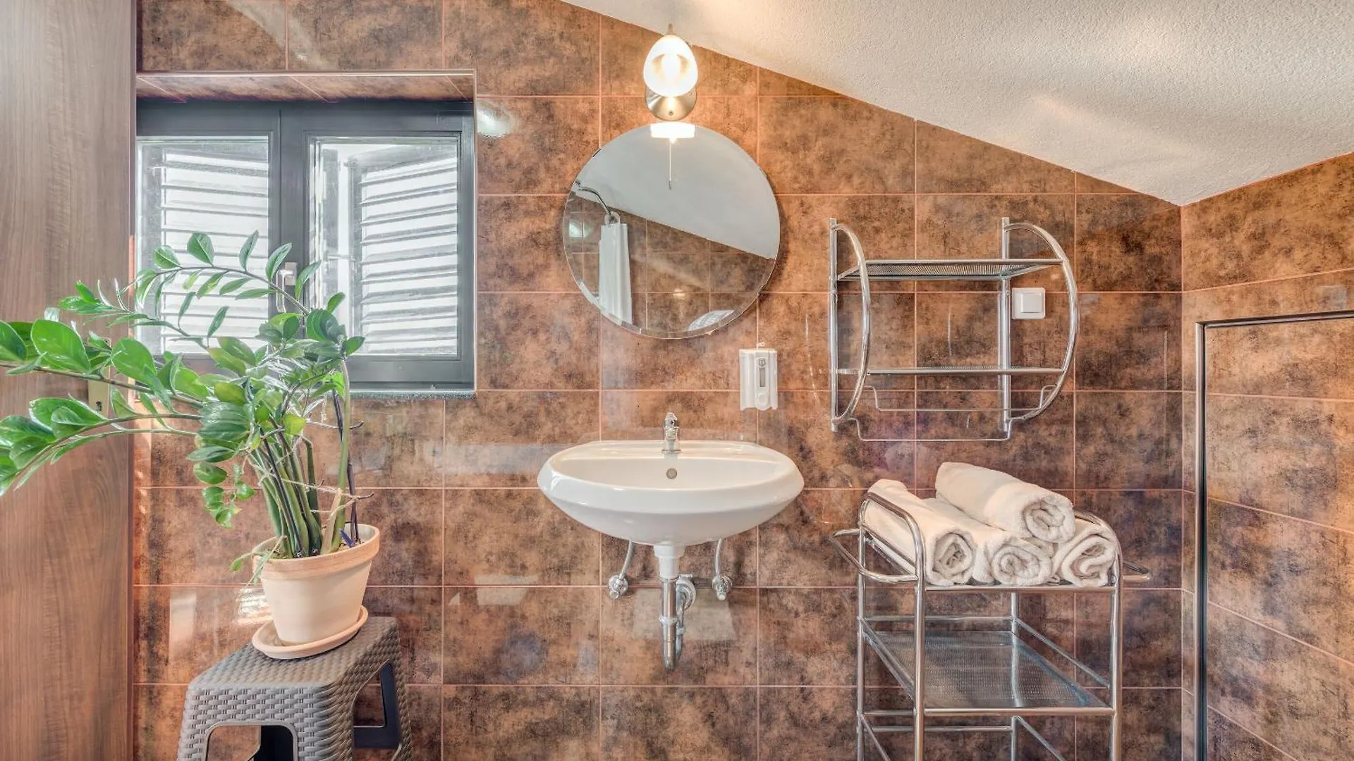 Apartments Deepwater Slatine