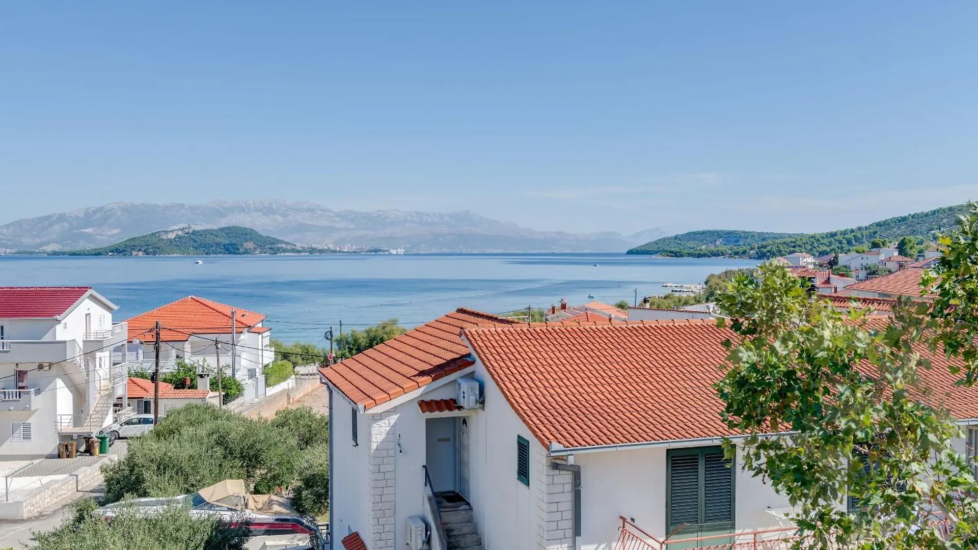Apartments Deepwater Slatine 0*,  Croatia